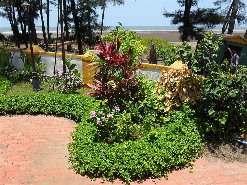 Golden Swan Beach Resort Murūd Kültér fotó